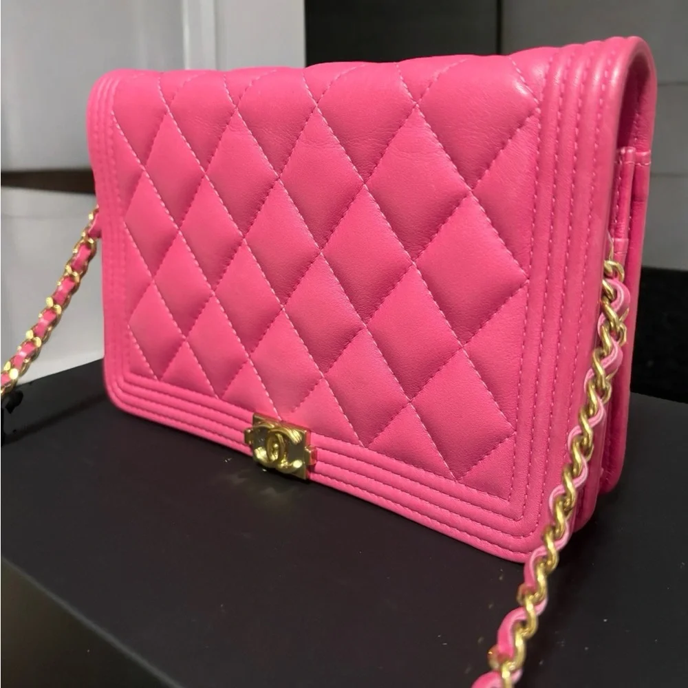 Pink CHANEL Boy Wallet On Chain (WOC)